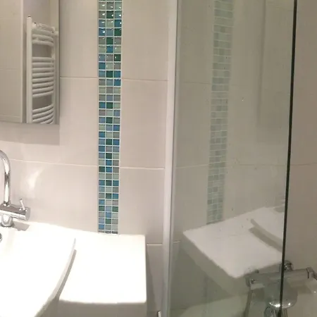 & Rodier X Cafe Bar & Restaurant