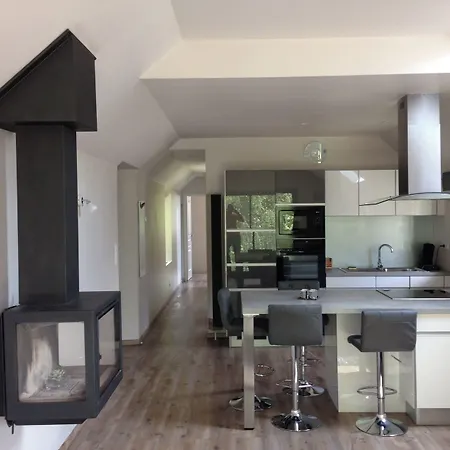 & Rodier X Cafe Bar & Restaurant Hotel