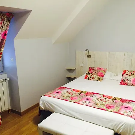 & Rodier X Cafe Bar & Restaurant Hotel 2*