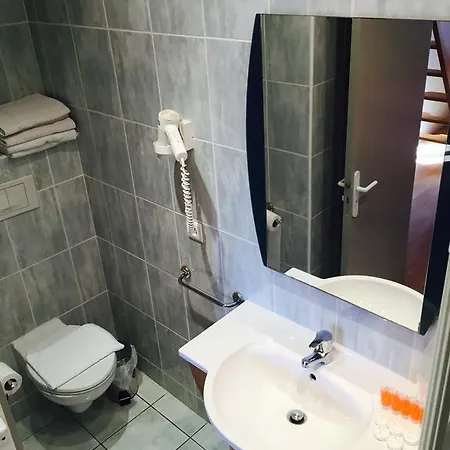 & Rodier X Cafe Bar & Restaurant