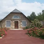 Ξενοδοχείο & Rodier X Cafe Bar & Restaurant 2*