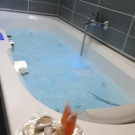 Hotel & Rodier X Cafe Bar & Restaurant 2*