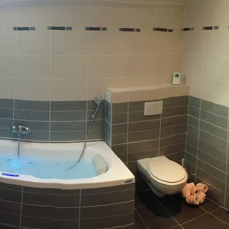 & Rodier X Cafe Bar & Restaurant