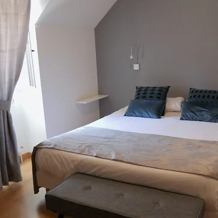 & Rodier X Cafe Bar & Restaurant 2* Campagnac (Aveyron)