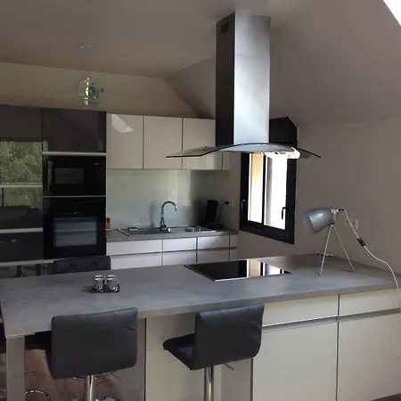 & Rodier X Cafe Bar & Restaurant Hotel 2*